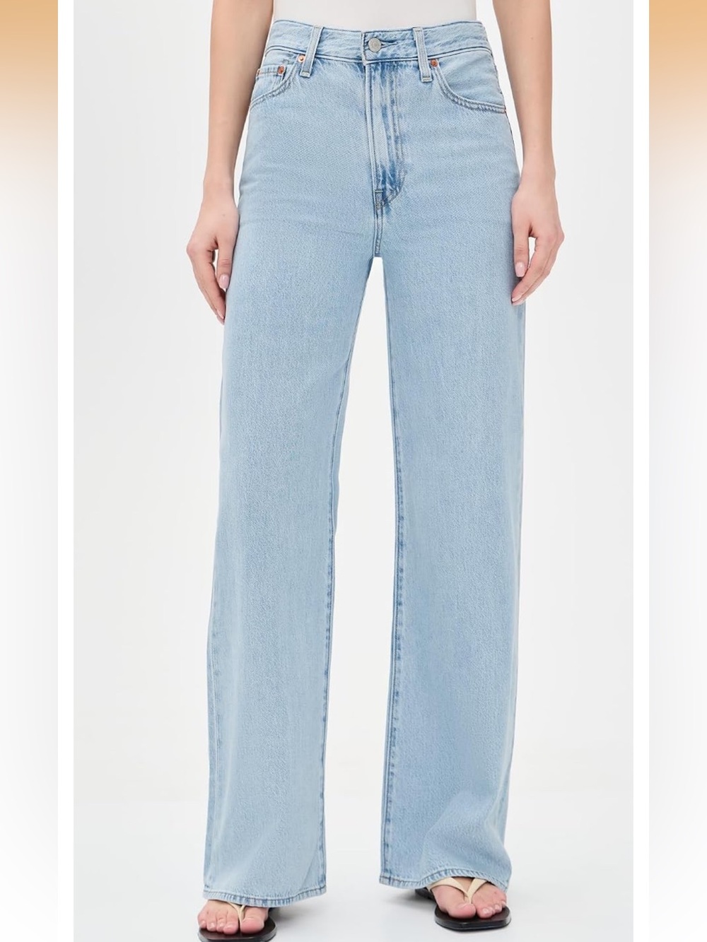 Levi’s Wide Leg Ribcage light wash
